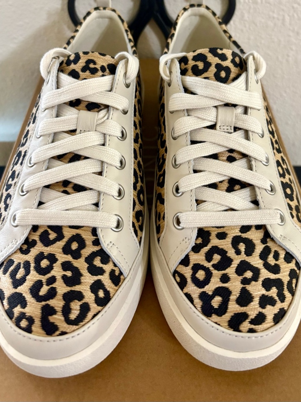 Vionic Winny Size 9 Wide Raffia Natural Canvas Sneakers, New w/ Box
